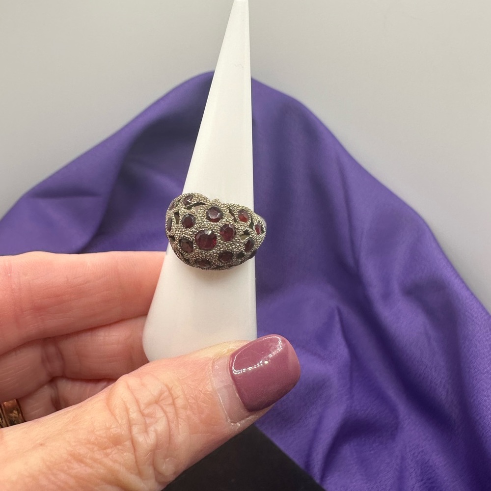 Unique vintage garnet & silver dome ring sz 6